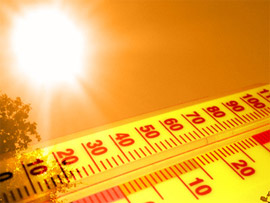 Максимальна температура повітря в Києві була зафіксовна в 1936 році - 30 липня позначка термометра зафіксувала температуру 39,4°С