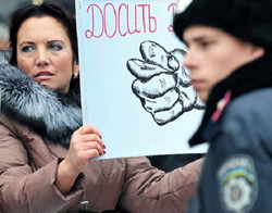 У Хмельницькому на мітингувальників-підприємців випустили “активістів”-регіоналів