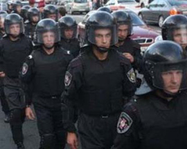 У Первомайськ, де має відбутися акція протесту, стягують міліцейський спецназ