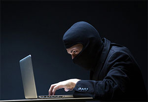 Кібервійна. Українські банки і великі підприємства атакують хакери