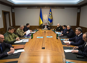 Президент Порошенко скликав засідання Воєнного кабінету