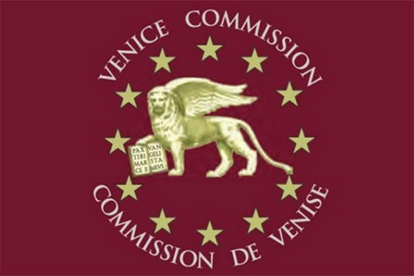 Зеленський просить Венеціанську комісію оцінити антикорупційне законодавство після рішення КСУ