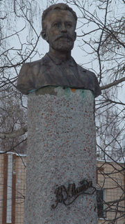 Пам'ятник Вікентію Хвойці в селі Трипілля