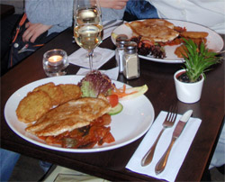 В Мюнхенському ресторані такий стіл на дві персони коштує приблизно 30 євро