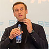 Журналістське розслідування вказує на російських «агентів», які могли отруїти Навального